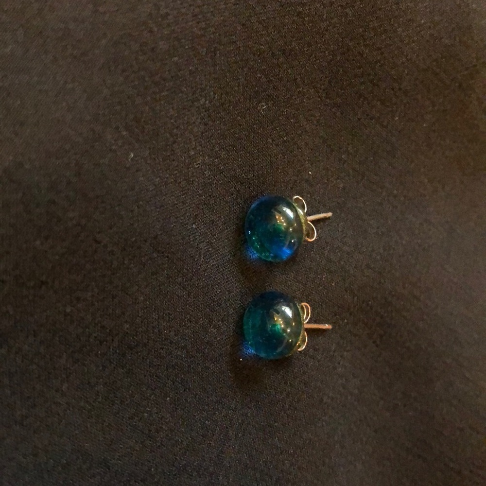 Stud earrings - Picture 2 of 5